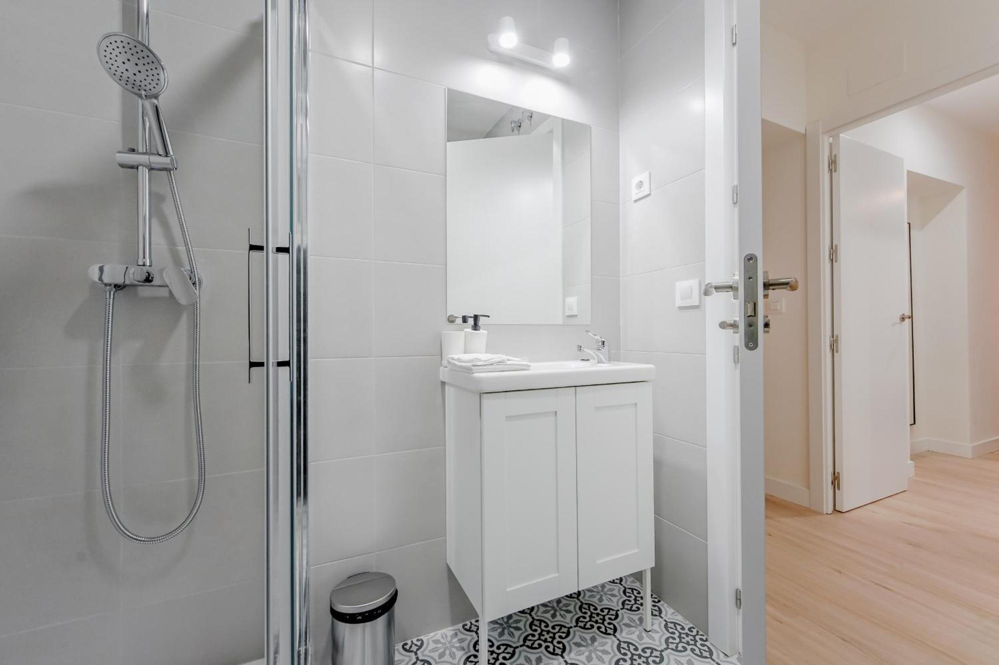 מדריד Modern Apt Para 6Pax En La Plaza De Tirso-Centro E1 מראה חיצוני תמונה